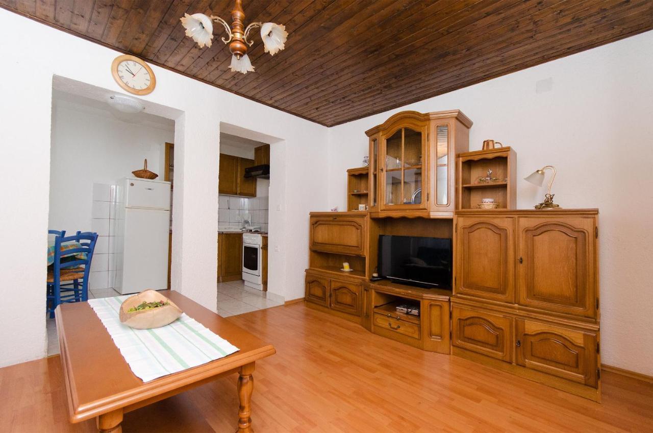 סנג' Apartments Marija Ivana מראה חיצוני תמונה