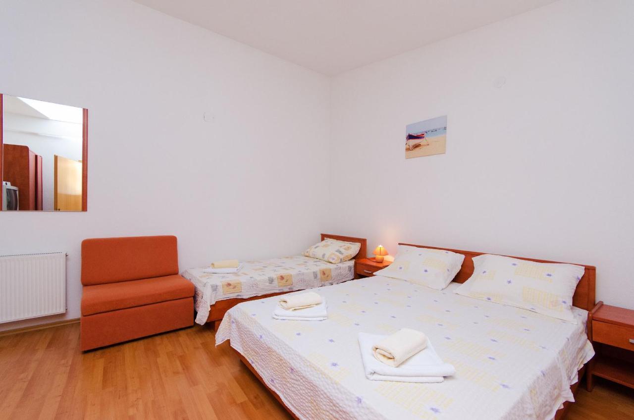 סנג' Apartments Marija Ivana מראה חיצוני תמונה