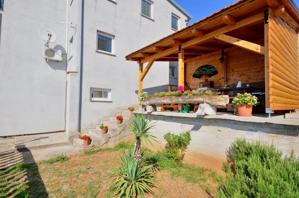 סנג' Apartments Marija Ivana מראה חיצוני תמונה
